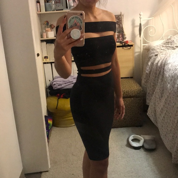 *SOLD* Bebe cut out off shoulder dress - Picture 1 of 9